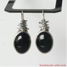 Dangling Earrings. Sterling Silver Earrings with  Black Oval Onyx 