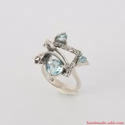 One-of-a-kind Topaz Silver Ring. Round cut sky blue topaz sterling silver ring.