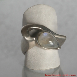 Sterling Silver Ring with Gemstone Rainbow Moonstone