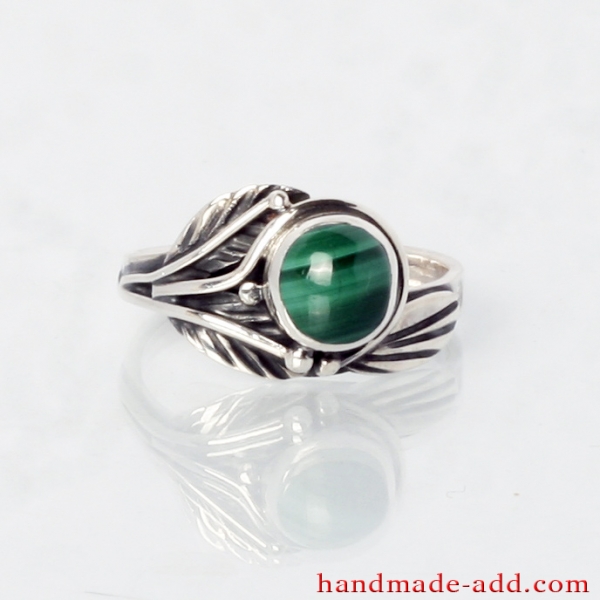 Sterling Silver Ring with Round Malachite.